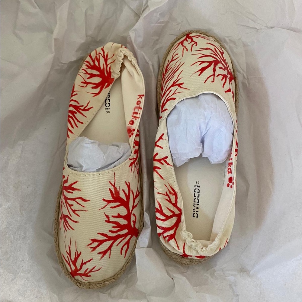 Hand Painted Espadrilles - Picture 4 of 5